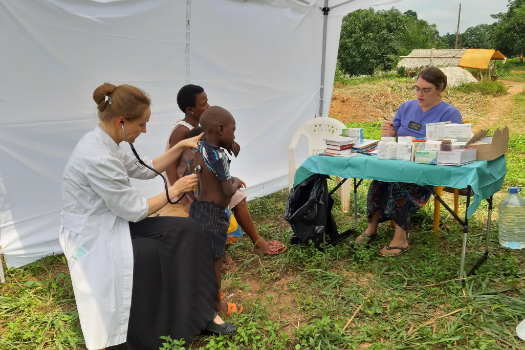 Gesundheitsfürsorge in kamerunischen Dörfern